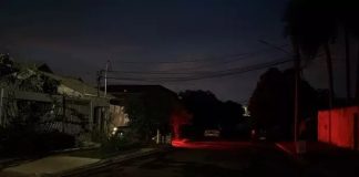 Jardim das Rosas fica 1h40 às escuras após rompimento de cabo de energia