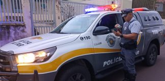 Polícia Rodoviária captura idoso de 70 anos foragido da Justiça dentro de ônibus em Álvares Machado