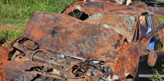 Capotamento em estrada vicinal de Dracena deixa professora ferida