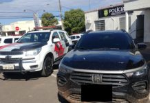 Carro roubado com placa adulterada é apreendido em Santo Anastácio