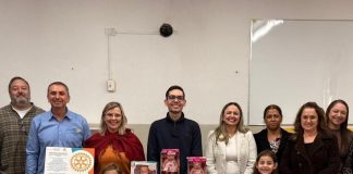 Rotary Club entrega brinquedos para brinquedoteca da EM Prof.ª Ederle Marangoni Dias