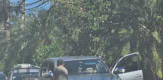 Caminhonete atinge carro na avenida Coronel Marcondes