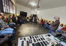 Alunos da ETEC recolhem materiais eletrônicos em ação de conscientização