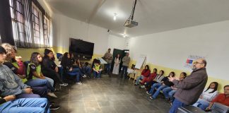 Alunos da ETEC recolhem materiais eletrônicos em ação de conscientização