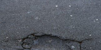 “Pegada misteriosa” no Parque do Povo chama atenção de frequentadores em Presidente Prudente