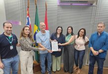 Projeto Aquarela da Assistência Social recebe doação de computadores da Sicoob Credivale