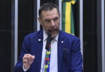 DISQUE TEA: Marangoni protocola projeto para criação de canal de atendimento e denúncias dos direitos dos autistas