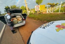 Polícia Rodoviária apreende carro com vários produtos contrabandeados em Alfredo Marcondes