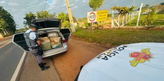 Polícia Rodoviária apreende carro com vários produtos contrabandeados em Alfredo Marcondes