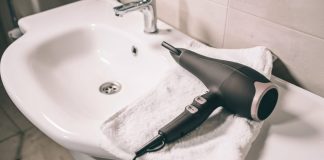 Confira os “riscos ocultos” de acidentes elétricos dentro de casa, segundo a Energisa