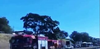 Engavetamento envolvendo sete veículos deixa dois feridos na rodovia Raposo Tavares