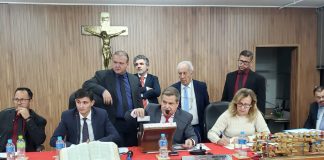 Plenário acata denúncias contra Izaque Silva e Comissão de Ética tem 5 dias para parecer