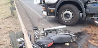 Acidente com carreta causa congestionamento na Raposo Tavares em Presidente Prudente