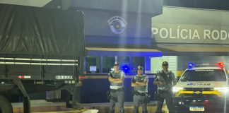Polícia Rodoviária apreende quase 100 kg de cocaína escondidos em pneus de carreta em Pirapozinho