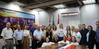 Prefeito Tupã recebe representantes do MEC, que citam Cidadescola entre melhores projetos do país