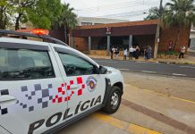 Secretaria de Assistência e vereador fazem abordagens a pessoas em situação de rua no Parque do Povo