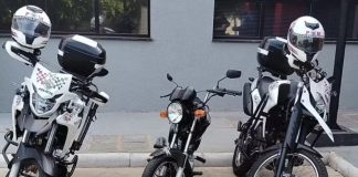 Motociclista leva 13 multas por empinar moto em frente a viatura da Polícia Militar em Dracena