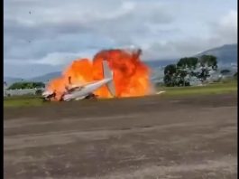 VIDEO: Avião bimotor com duas pessoas cai após decolagem na Venezuela