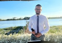 Jornalista Iury Greghi recebe Cartão de Prata da Câmara de Vereadores