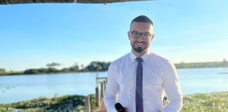 Jornalista Iury Greghi recebe Cartão de Prata da Câmara de Vereadores