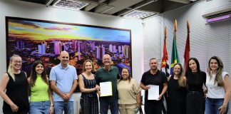 Tupã assina decreto que concede auxílios a médicos do programa Mais Médicos