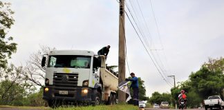 Secretaria de Meio Ambiente faz operação para retirar placas irregulares em canteiros de avenidas de Prudente