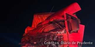 Caminhão atinge carreta parada na SP-483, entre Taciba e a Raposo Tavares