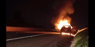 Carro sai de oficina e pega fogo na Raposo Tavares em Presidente Bernardes