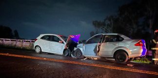 Colisão frontal deixa quatro feridos em cima de ponte sobre a avenida Coronel Marcondes