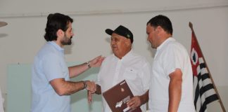 Governo de SP entrega 66 títulos de regularização fundiária urbana em Euclides da Cunha Paulista