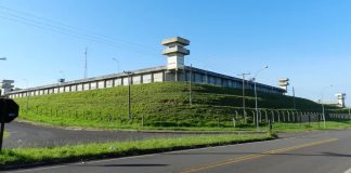 Mulher de detento tenta entrar com droga escondida na calcinha na Penitenciária de Presidente Bernardes