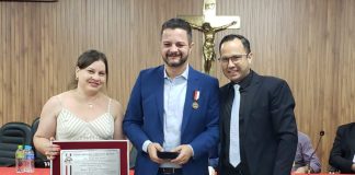 Roger Gasques recebe medalha Mérito Fundador “Coronel Francisco de Paula Goulart” por relevantes serviços prestados à região