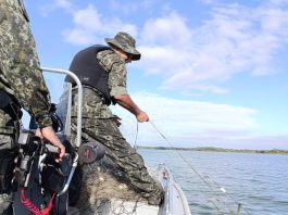 Polícia Ambiental apreende cerca de 700 metros de redes de pesca no Rio Paraná, em Epitácio