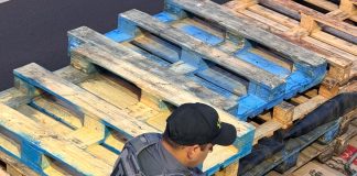 Polícia Rodoviária apreende 350 mil maços de cigarros na Rodovia Assis Chateaubriand e prende motorista