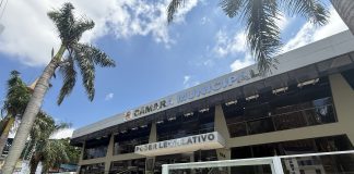 Vereadores realizam sessão extraordinária durante o recesso para votar oito projetos de leis do executivo nesta quarta-feira