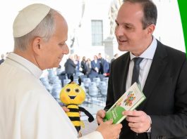 Sicredi apresenta ao Papa Leão XIV resultados do Programa A União Faz a Vida