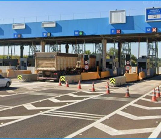 Homem é preso em praça de pedágio de Indiana após furto de veículo alugado