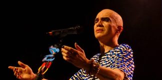 Sexta do Samba homenageia Carmem Miranda em show de Edson Cordeiro