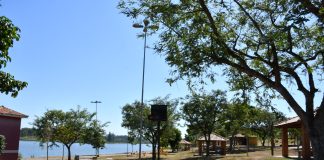 Durante férias escolares, Balneário da Amizade amplia horário de funcionamento até as 22h30