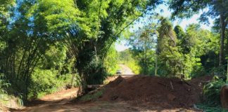 Após rompimento de tubulação pluvial estrada do aeroporto apresenta “buracão”