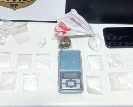 Polícia Civil apreende drogas em funilaria e prende jovem por tráfico em Pirapozinho