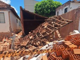 Desabamento deixa trabalhador ferido no centro de Martinópolis