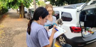 Vigilância de Zoonoses faz visitas casa a casa no Novo Bongiovani para ampliar cobertura de exames e chipagem