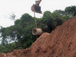 Secretaria de Obras executa obra de galeria na Rua Argemiro Custódio Garcia, no João Domingos