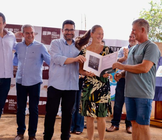 Governo de São Paulo entrega 166 títulos e inaugura primeira unidade do Cozinhalimento em assentamento rural