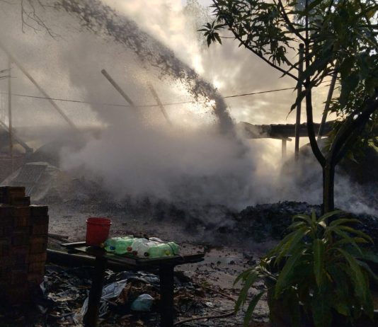 Incêndio atinge carvoaria na manhã de sábado de Carnaval em Indiana