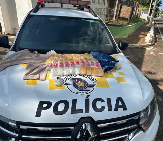 Mulher é presa com mais de 4 kg de droga presa ao corpo na SP-294 em Dracena