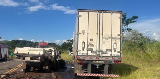 Colisão frontal deixa caminhoneiro morto na rodovia Assis Chateaubriand em Estrela do Norte