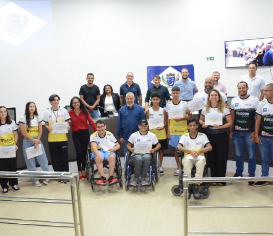 Atletas machadenses da Apop recebem homenagem da Câmara Municipal de Álvares Machado