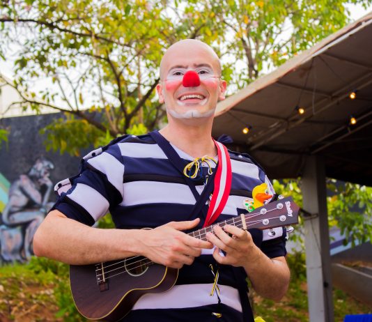 Perico leva aventura e humor ao Sesc Thermas neste domingo